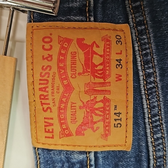 Levi's 514 dark wash 34x30 straight leg jeans - Picture 5 of 6